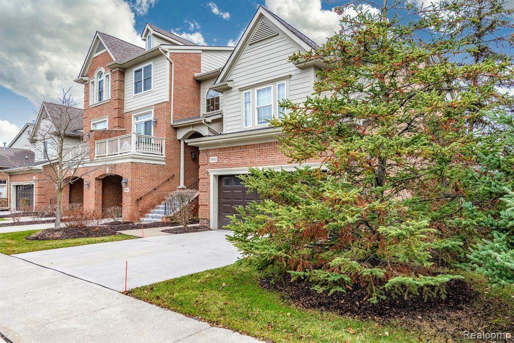 37602 Newburgh Park Circle, Livonia, MI 48152 MLS 20230051688