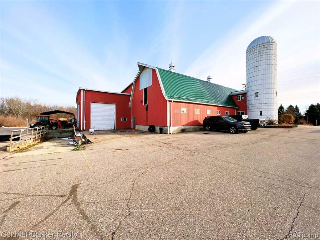 3673 N Van Dyke Road S, Almont Twp, MI 48003 MLS 20230055876 properties SE Michigan