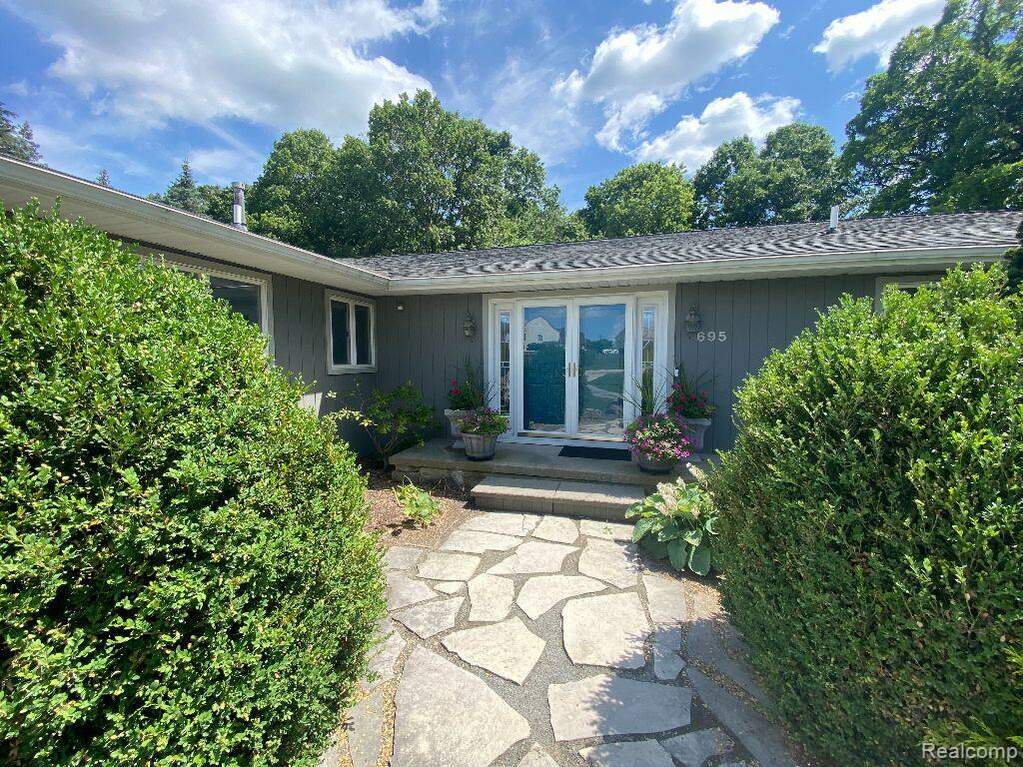 695 Judd Road, York Twp, MI 48176 MLS 20230057885 properties SE