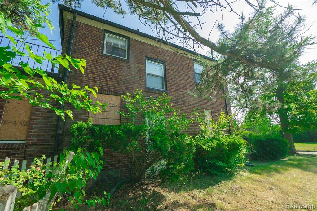 18118 Sorrento Street, Detroit, MI 48235 MLS 20230060577 properties