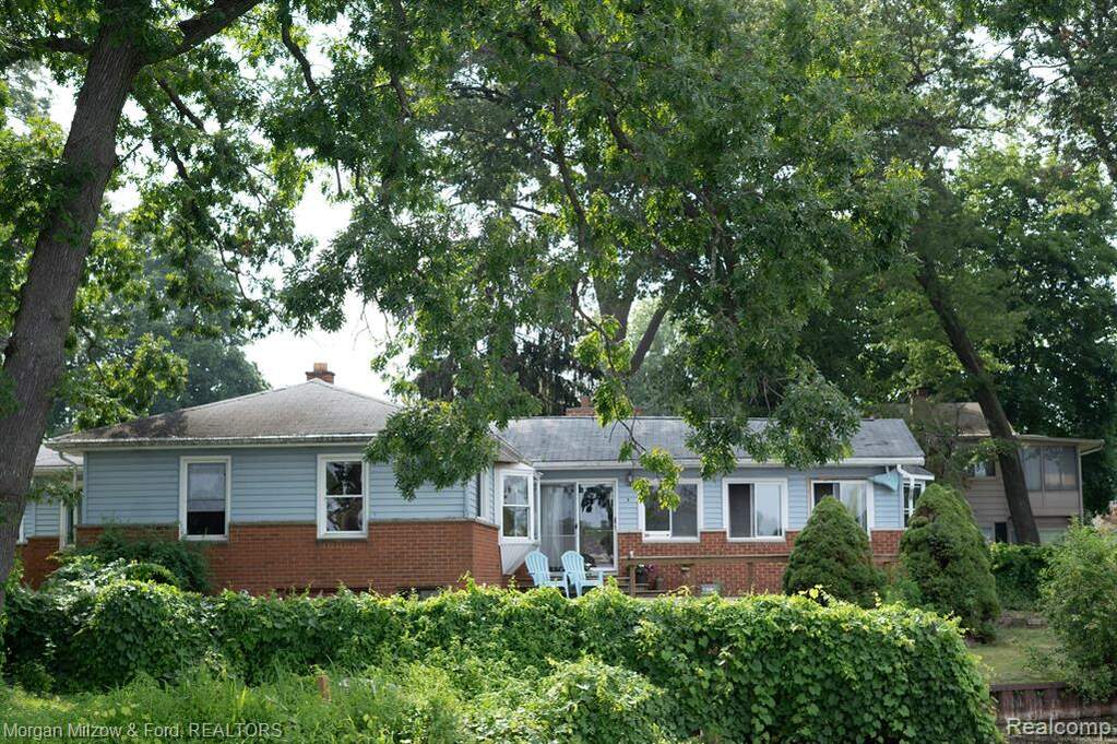 9020 Cooley Lake Road, White Lake Twp, MI 48386 MLS 20230062625