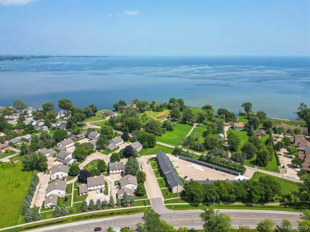 35160 Jefferson Avenue, Harrison Twp, MI 48045 MLS 20230063247