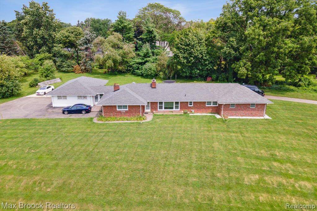 1705 Winthrop Road, Bloomfield Twp, MI 48302 MLS 20230064615