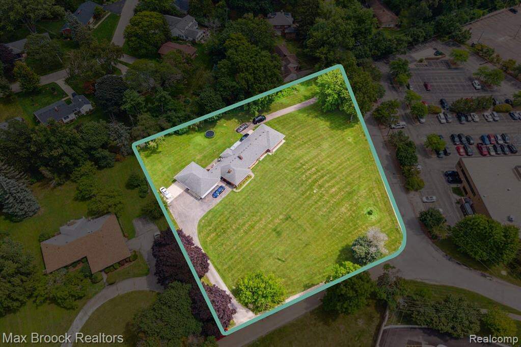 1705 Winthrop Road, Bloomfield Twp, MI 48302 MLS 20230064615