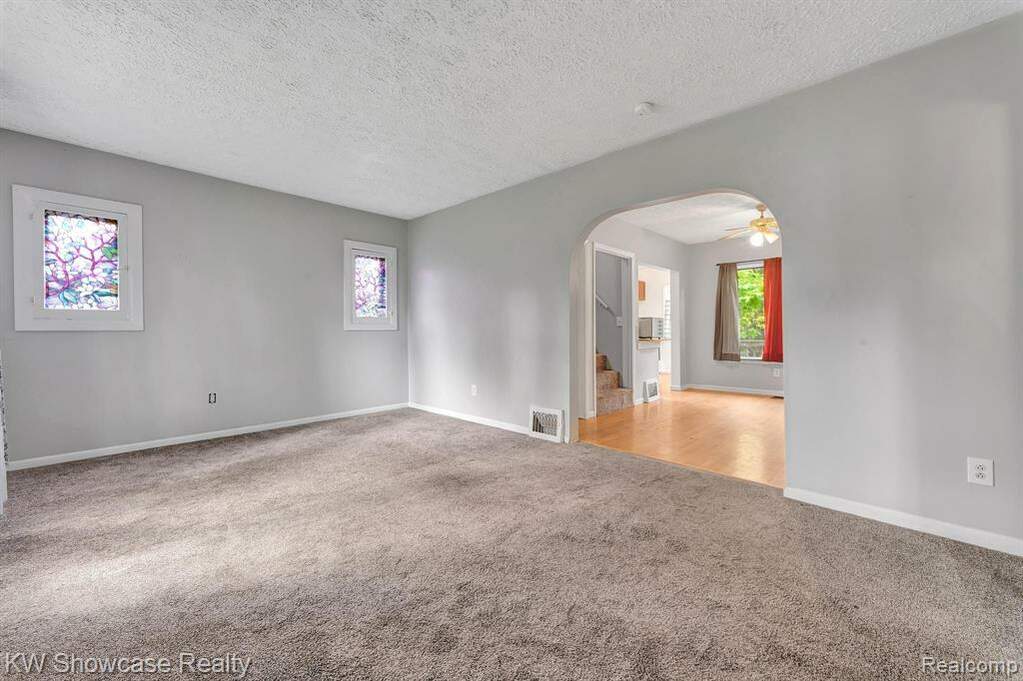 98 S Tilden Avenue, Waterford Twp, MI 48328 MLS 20230079639