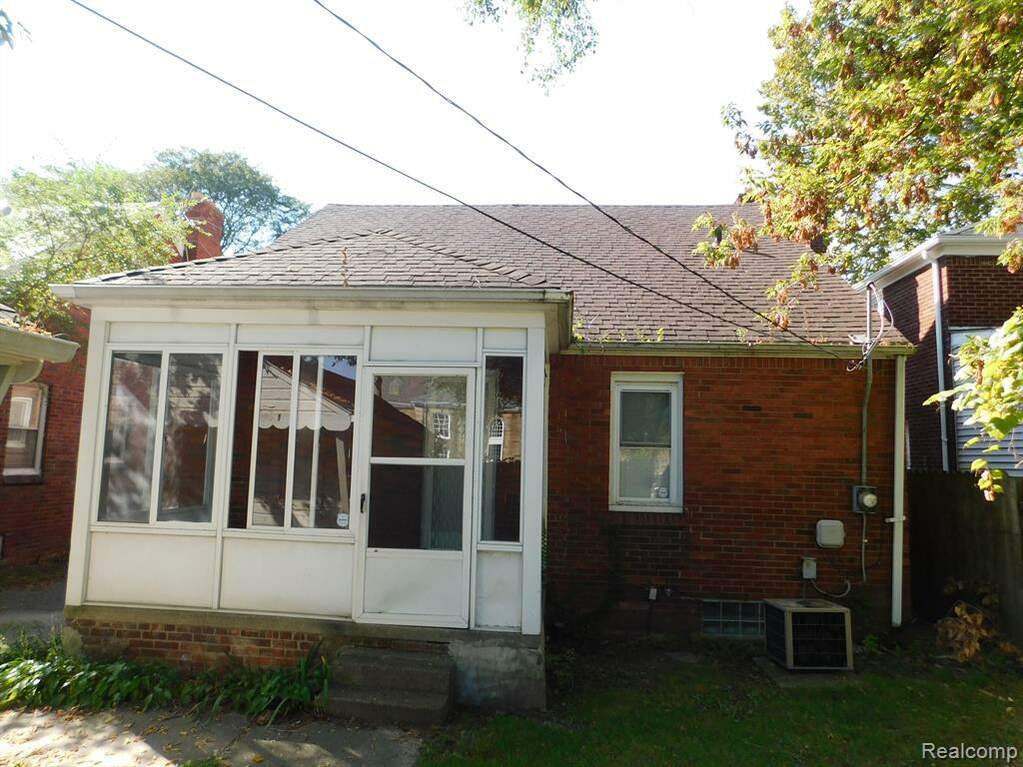16120 Heyden Street, Detroit, MI 48219 MLS 20230083893 properties