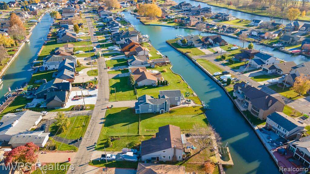 00 Lakeville, Harrison Twp, MI 48045 MLS 20230096835 properties