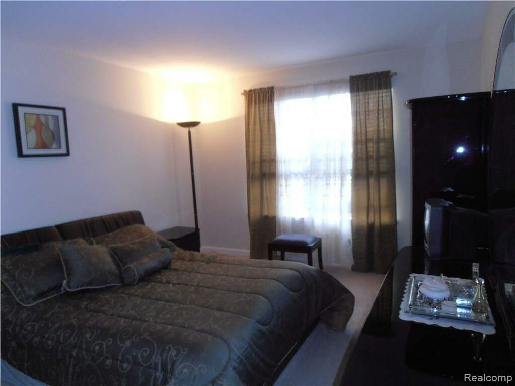 3102 Cameron Circle, Commerce Twp, MI 48390 MLS 20230101328