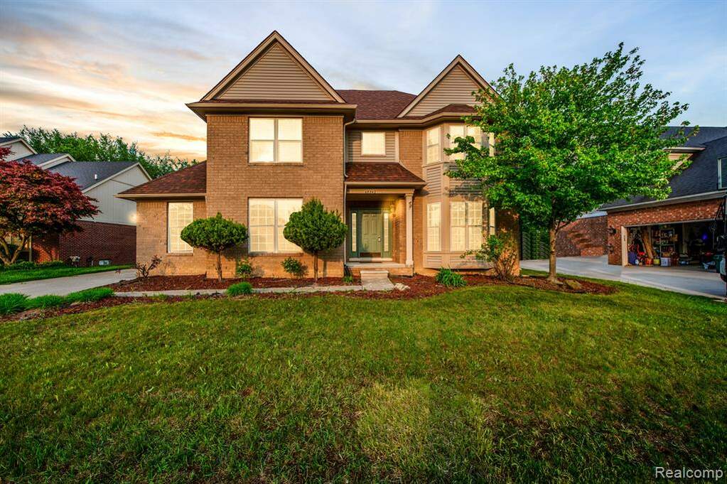 48642 Brittany Parc Drive, Twp, MI 48044 MLS 20230101544 properties SE Michigan