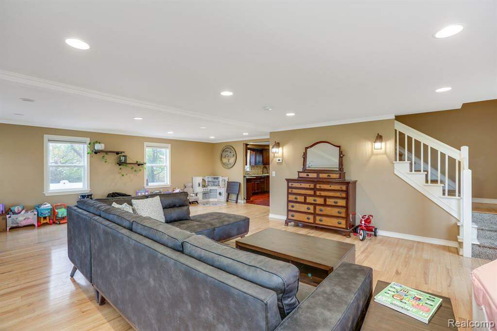 8750 Burt Road, Almont Twp, MI 48014 MLS 20230102043 properties