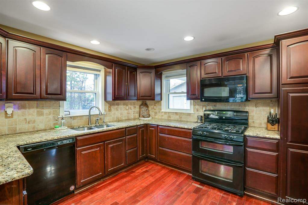 8750 Burt Road, Almont Twp, MI 48014 MLS 20230102043 properties