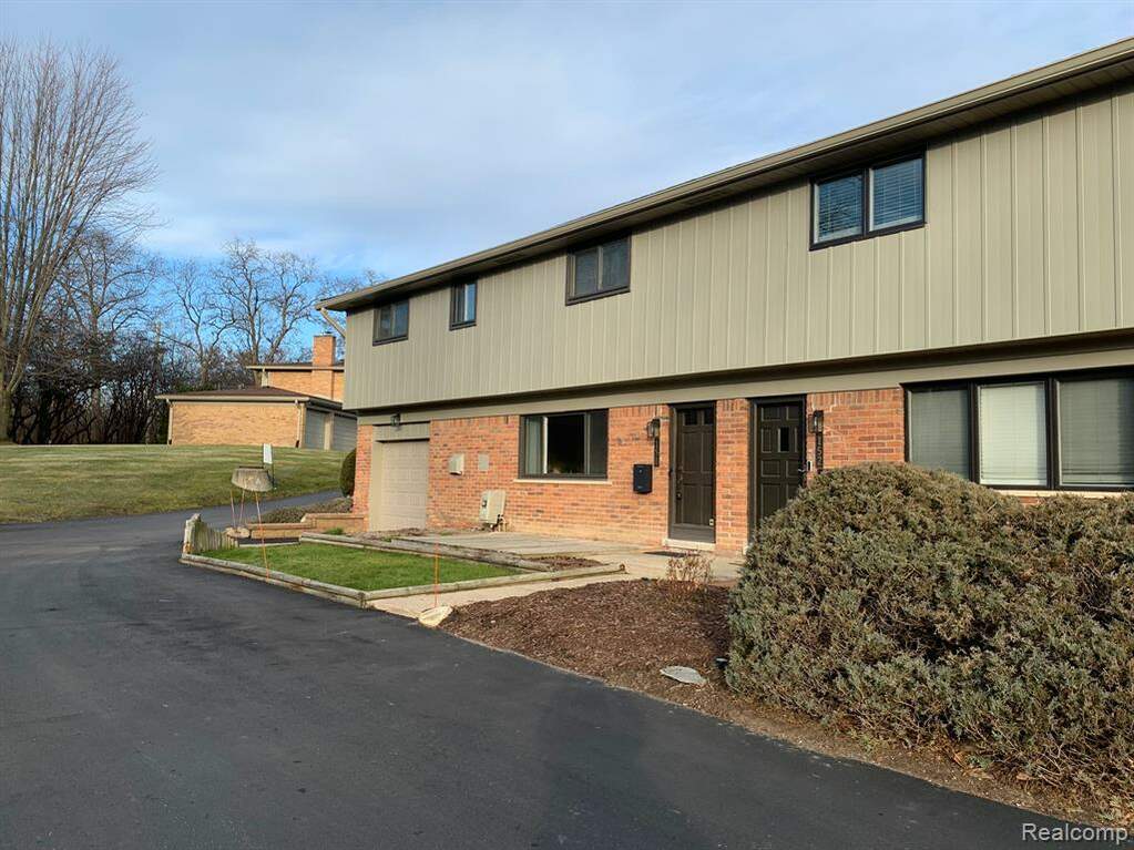 150 E Hickory Grove Road, Bloomfield Hills, MI 48304 MLS 20230103641