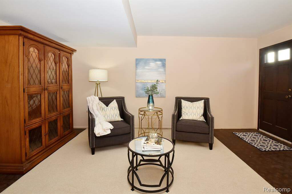 150 E Hickory Grove Road, Bloomfield Hills, MI 48304 MLS 20230103641