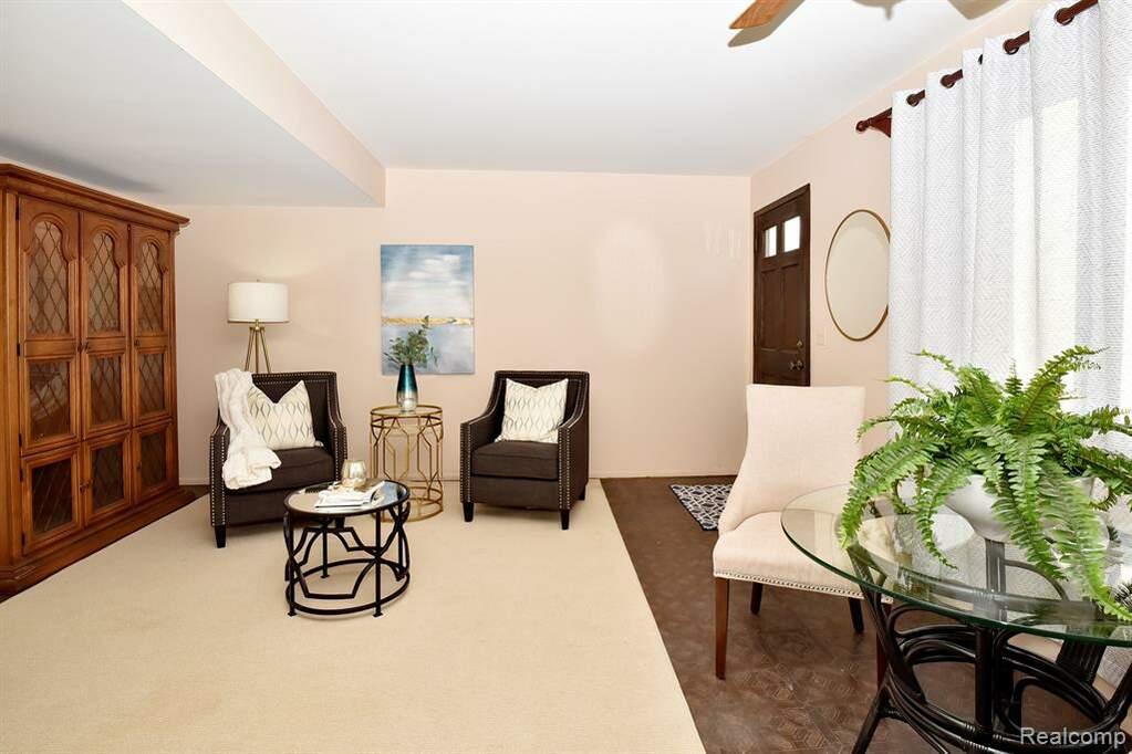 150 E Hickory Grove Road, Bloomfield Hills, MI 48304 MLS 20230103641