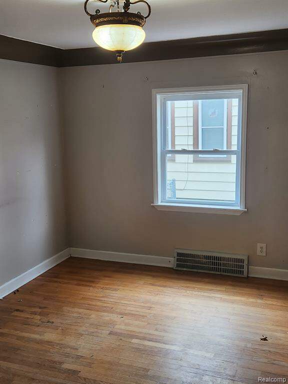 4233 Mildred Street, Wayne, MI 48184 MLS 20230104274 properties