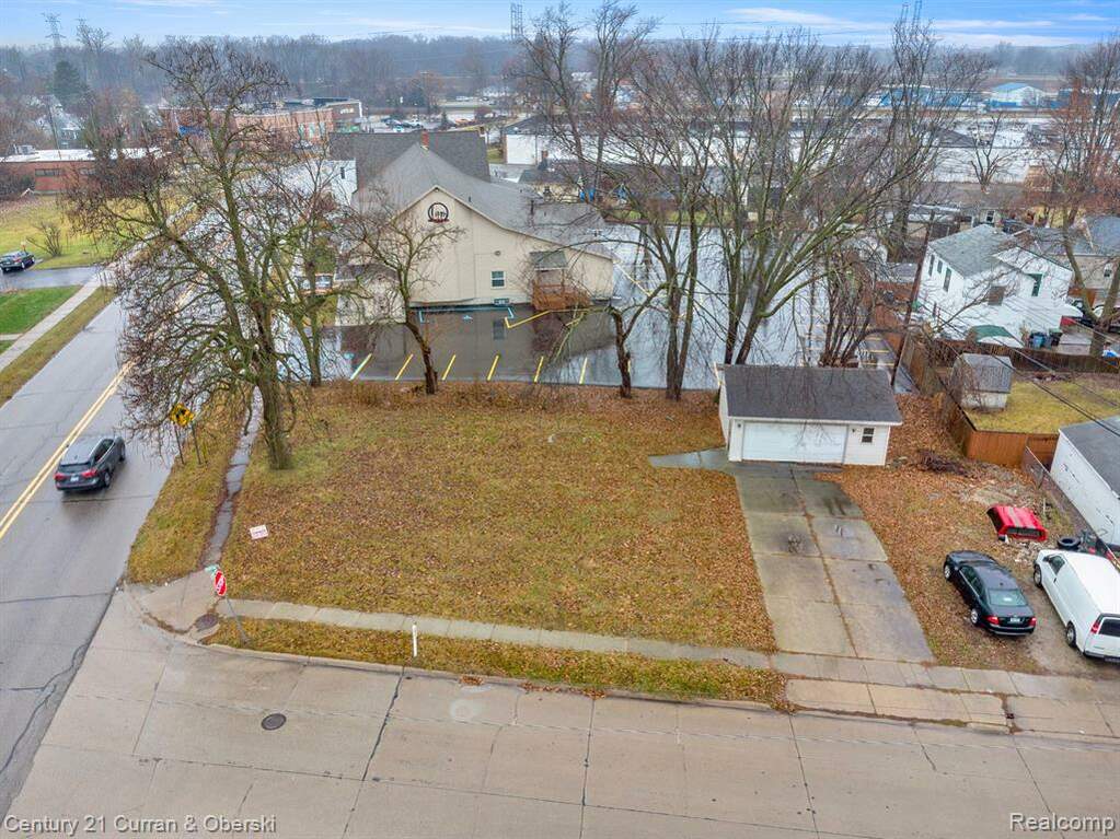 22108 Huron River Drive, Rockwood, MI 48173 MLS 20230105114