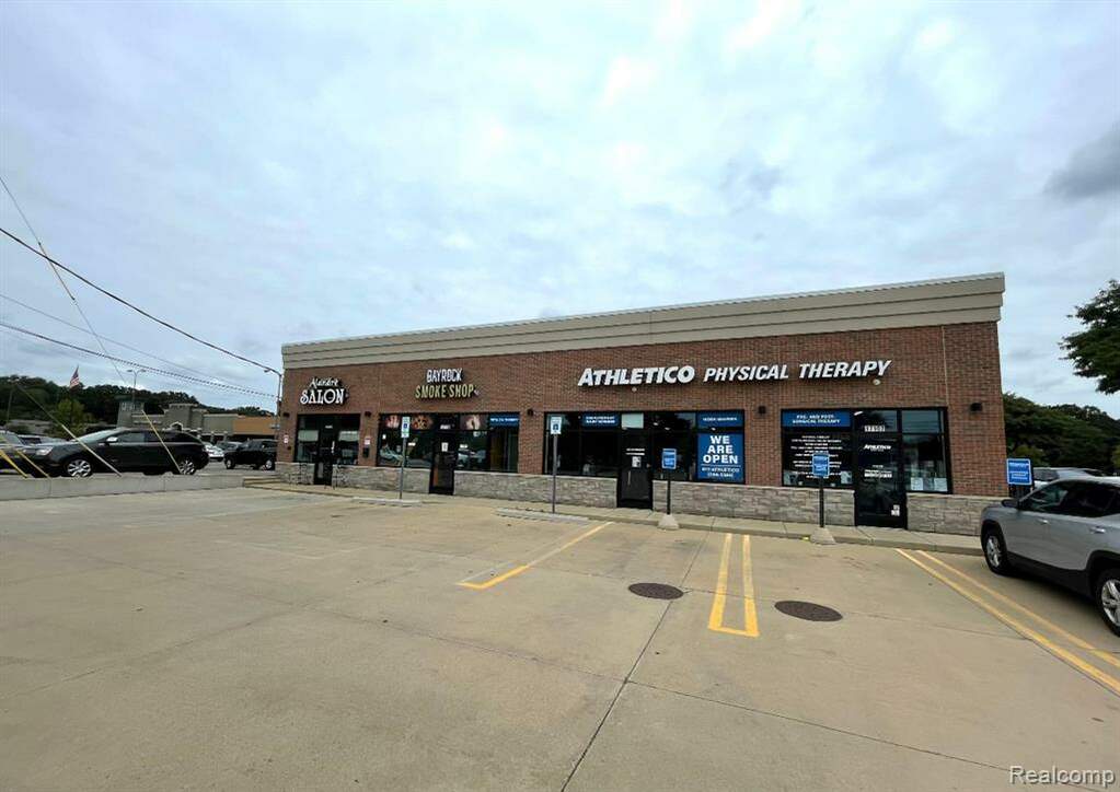 17111 Farmington Road, Livonia, MI 48152 MLS 20240001372 properties