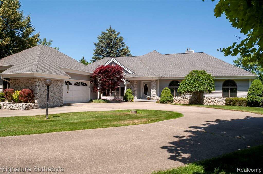2020 Lake Angelus Shores, Lake Angelus, MI 48326 MLS 20240001615