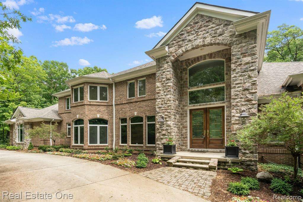 1420 Barrwood Trail, Oxford Twp, MI 48371 MLS 20240002790 properties