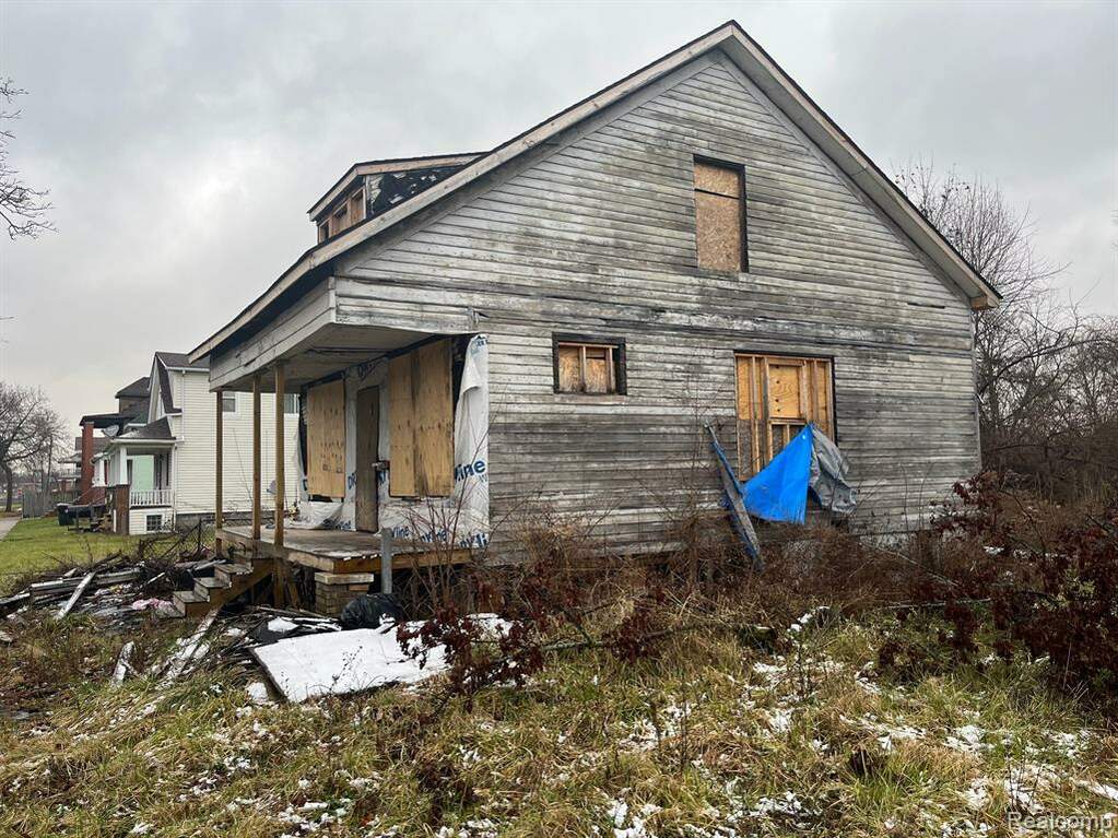 5916 Hurlbut Street, Detroit, MI 48213 MLS 20240003178 properties