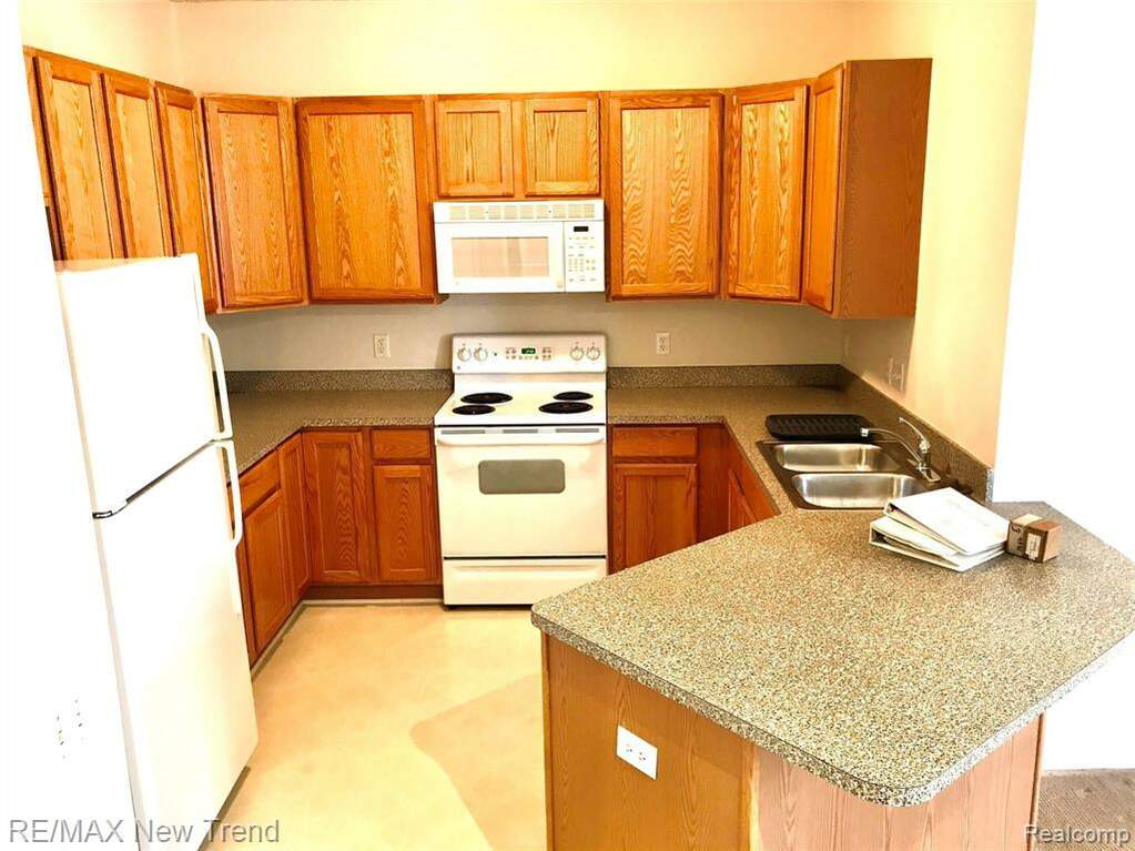 18108 Addington Drive, Commerce Twp, MI 48390 MLS 20240003194