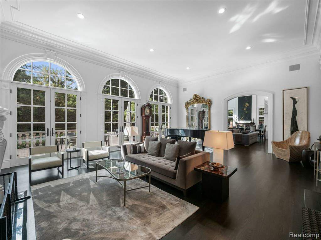 571 Edgemere Court, Bloomfield Hills, MI 48304 MLS 20240009275