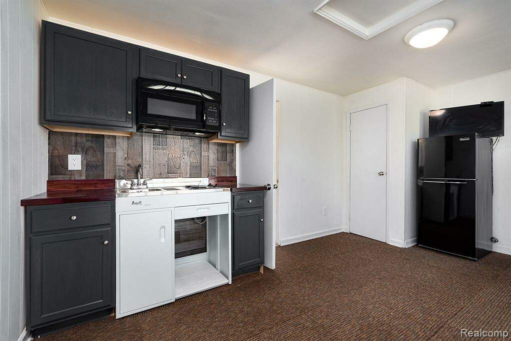 16200 Dixie Highway 34, Groveland Twp, MI 48350 MLS 20240013788