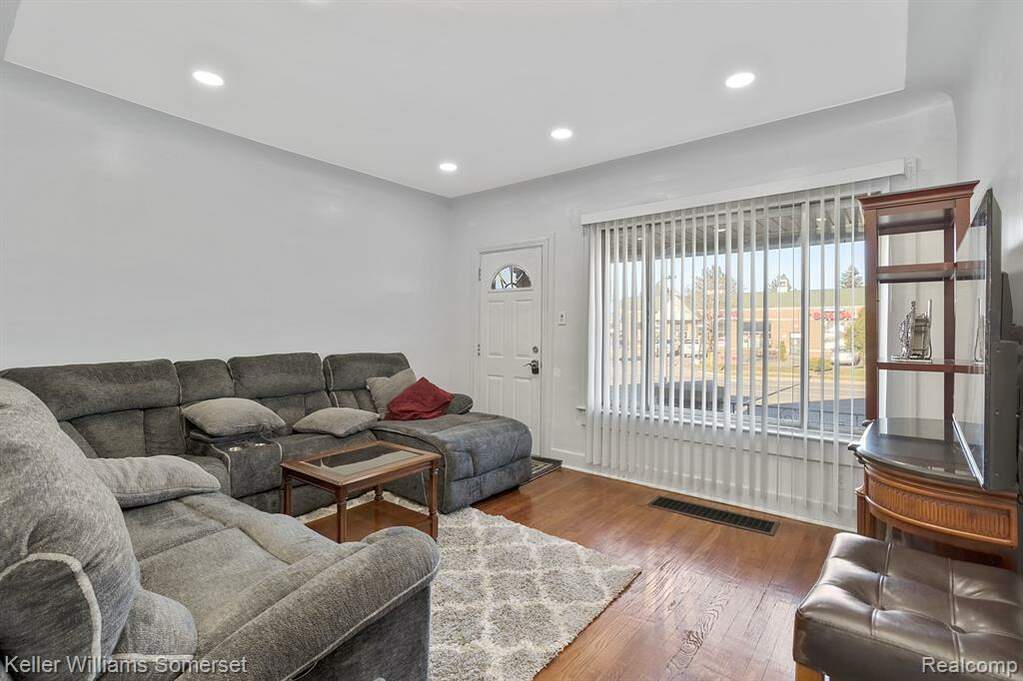 9213 Conant Street, Hamtramck, MI 48212 MLS 20240015128