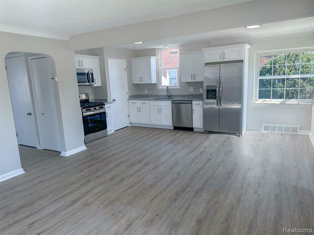 15711 Mok Avenue, Eastpointe, MI 48021 MLS 20240015521 properties