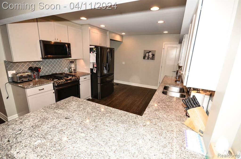 7580 Perry Lake Rd Road, Independence Twp, MI 48348 MLS 20240021664