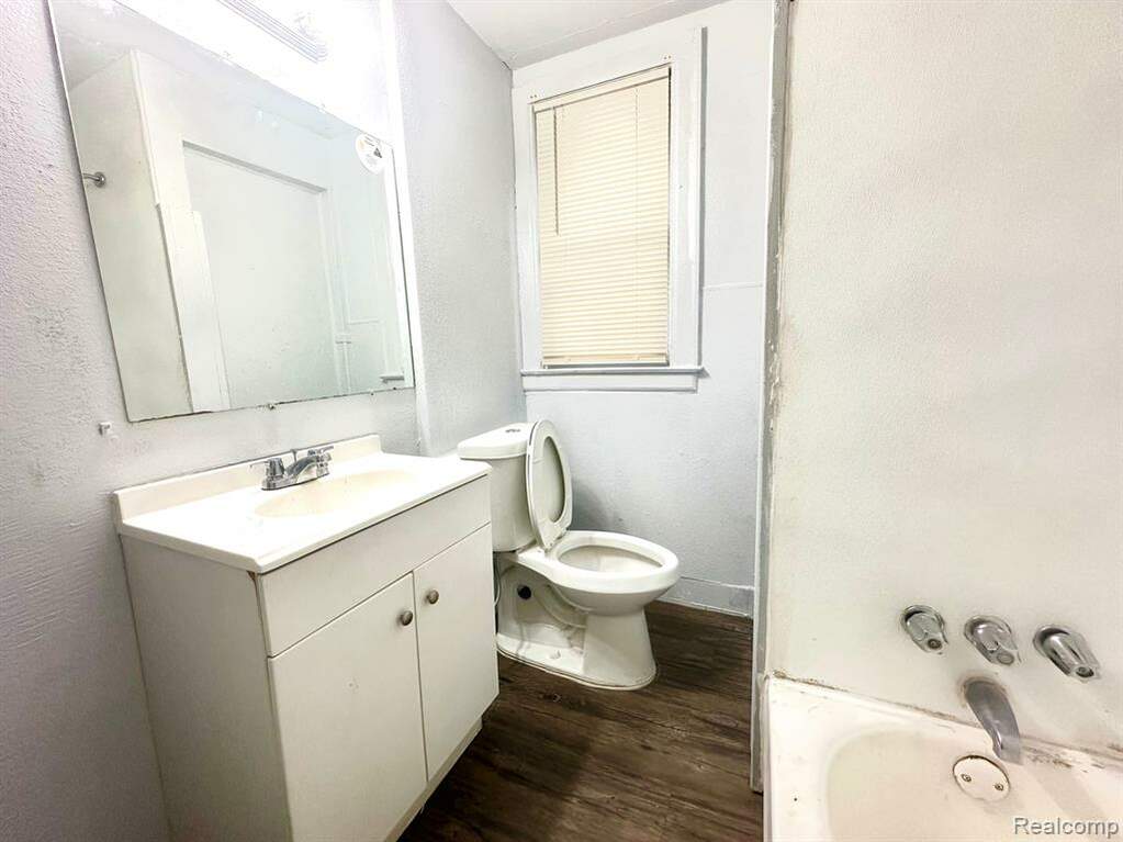 18701 Fairport Street, Detroit, MI 48205 MLS 20240022413