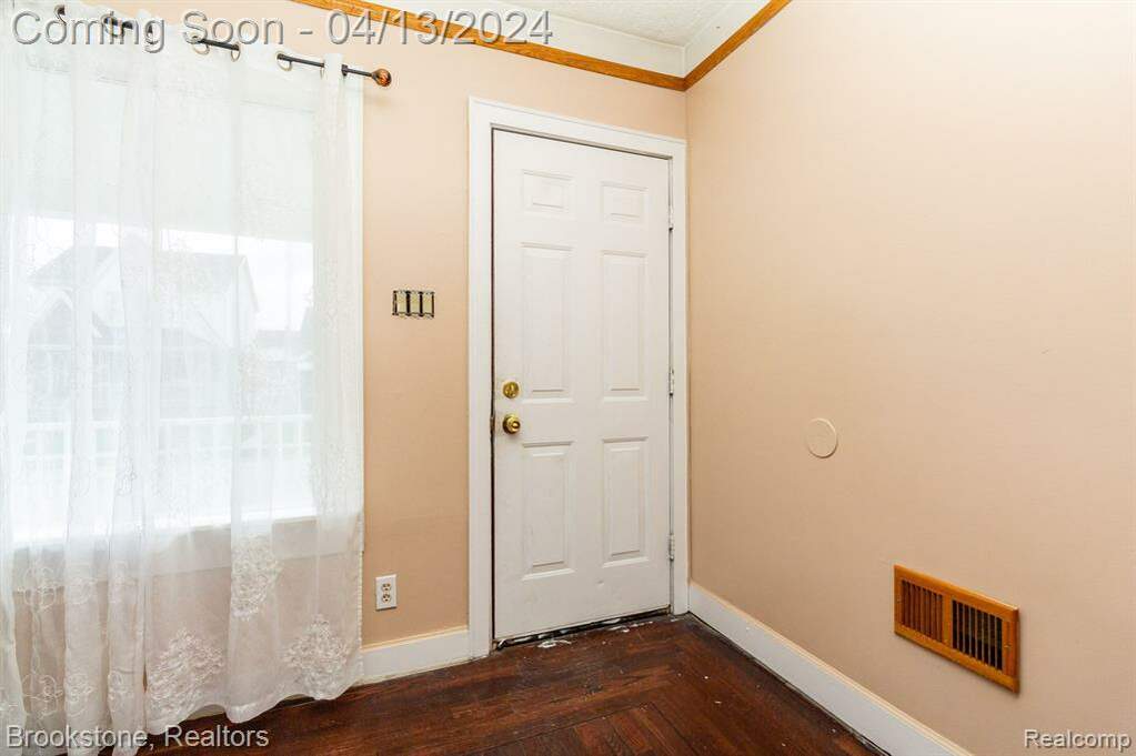 6404 Steadman Street, Dearborn, MI 48126 MLS 20240022672 properties