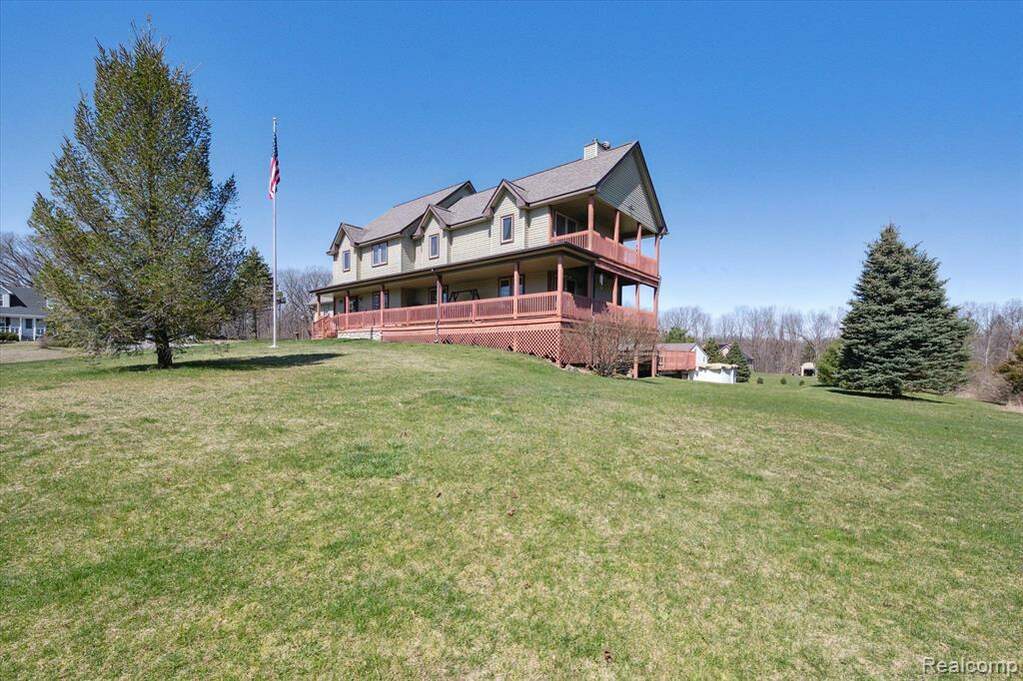 7315 Piebert Court, Hamburg Twp, MI 48169 MLS 20240025225