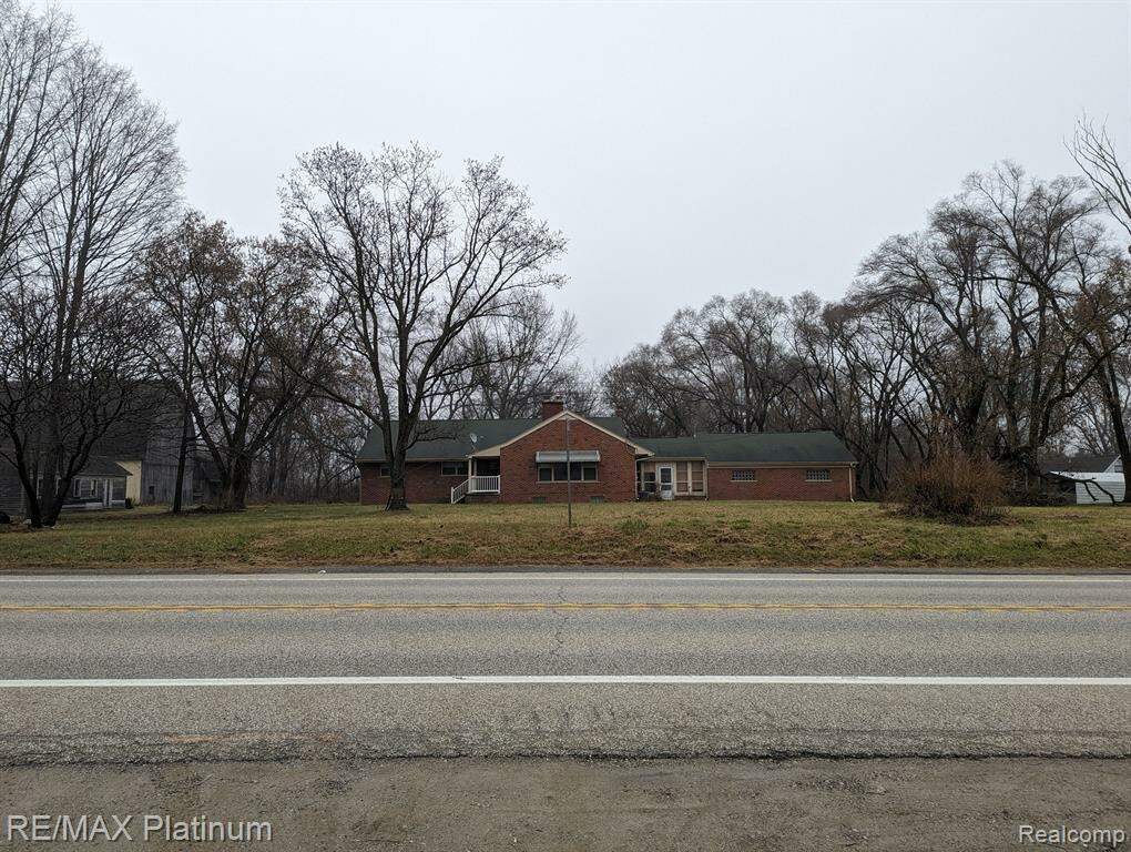 72050 Van Dyke Rd, Bruce Twp, MI 48065 MLS 20240030421 properties