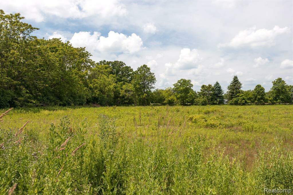 924 Serenity Way, Scio Twp, MI 48103 MLS 20240039272 properties