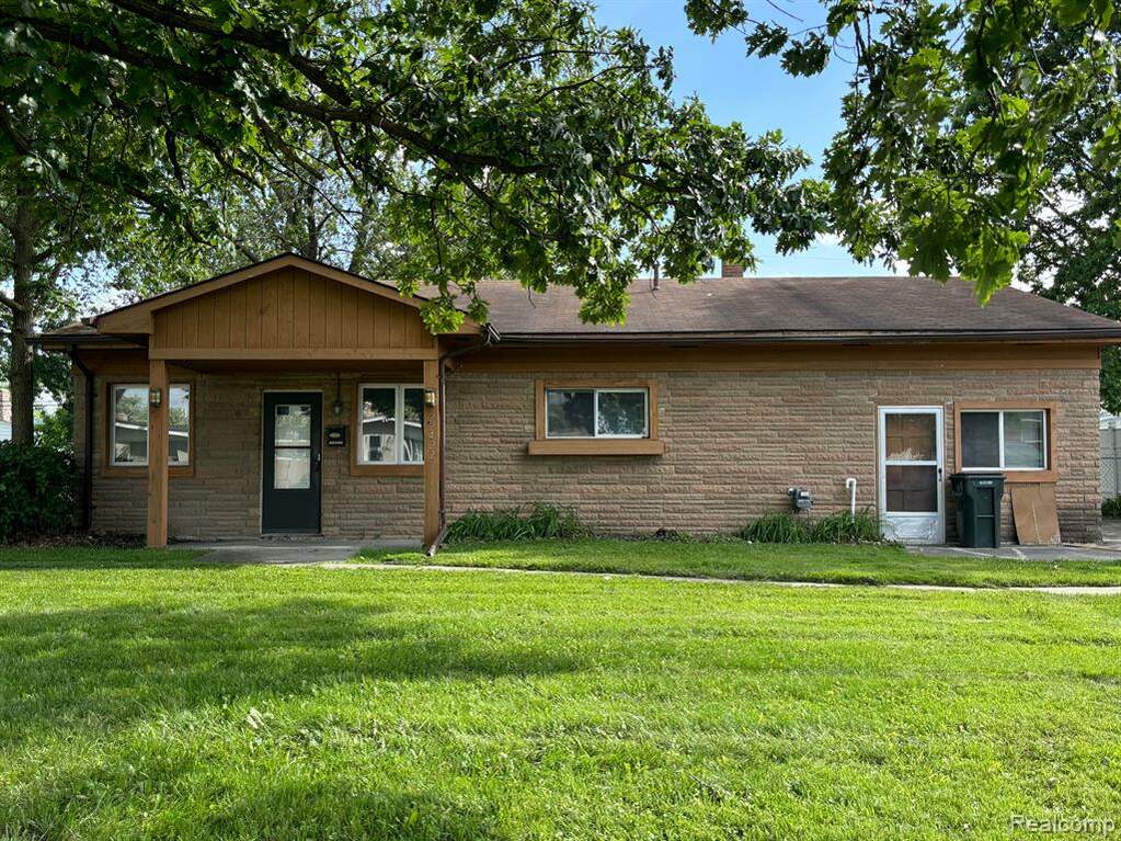 22422 Detour Street, St. Clair Shores, MI 48082 MLS 20240041002