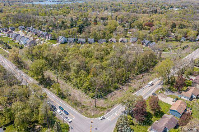 000 Wise Road, Commerce Twp, MI 48382