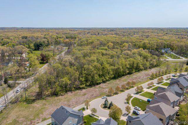 000 Wise Road, Commerce Twp, MI 48382 - View 2