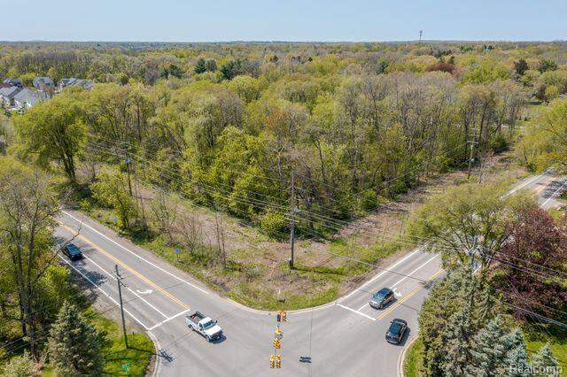 000 Wise Road, Commerce Twp, MI 48382 - View 4
