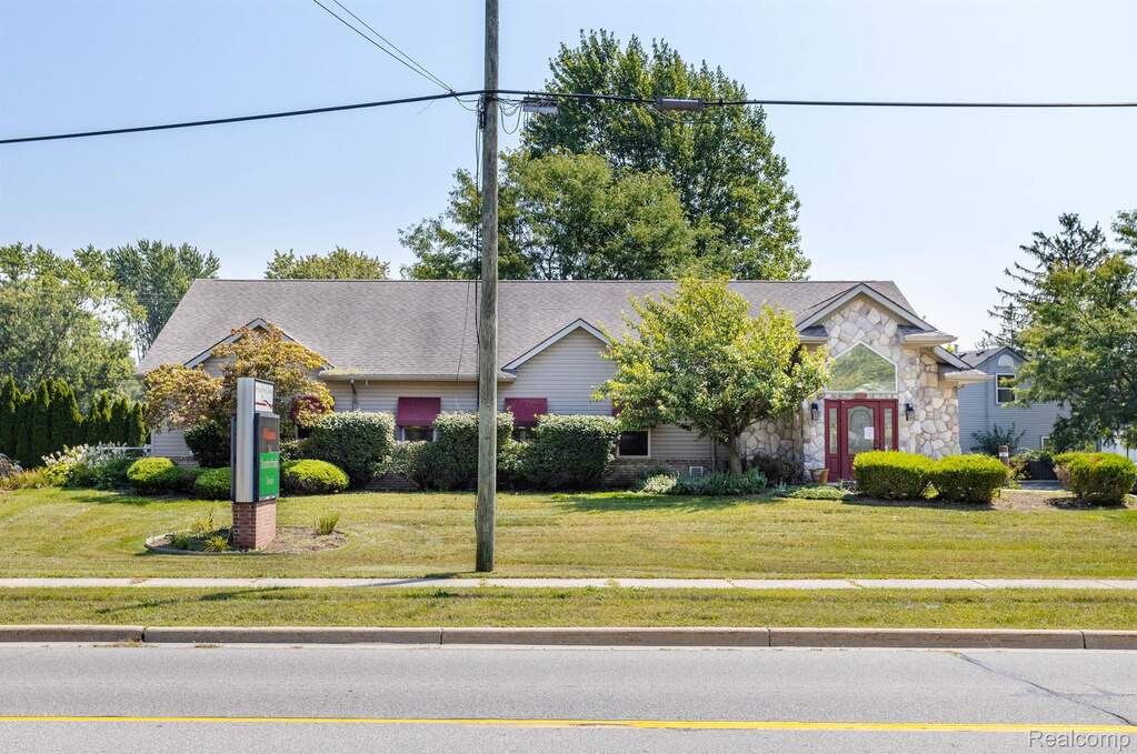 37235 Goddard Road, Romulus, MI 48174