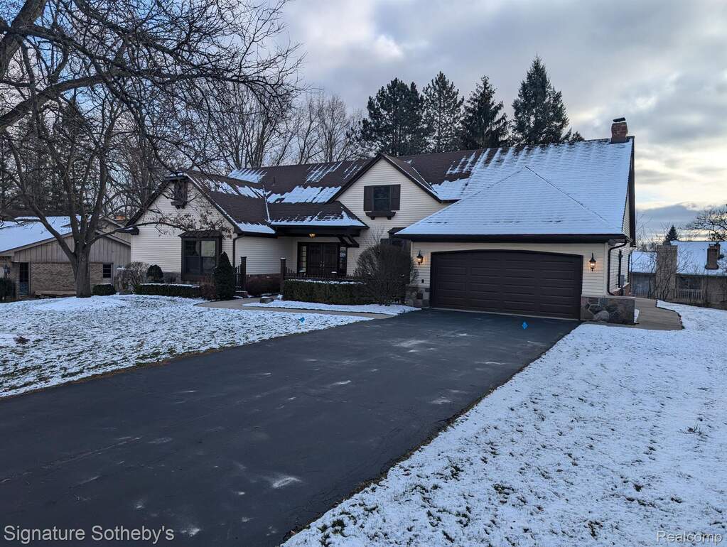 3283 Woodview Lake Road, West Bloomfield, MI 48323