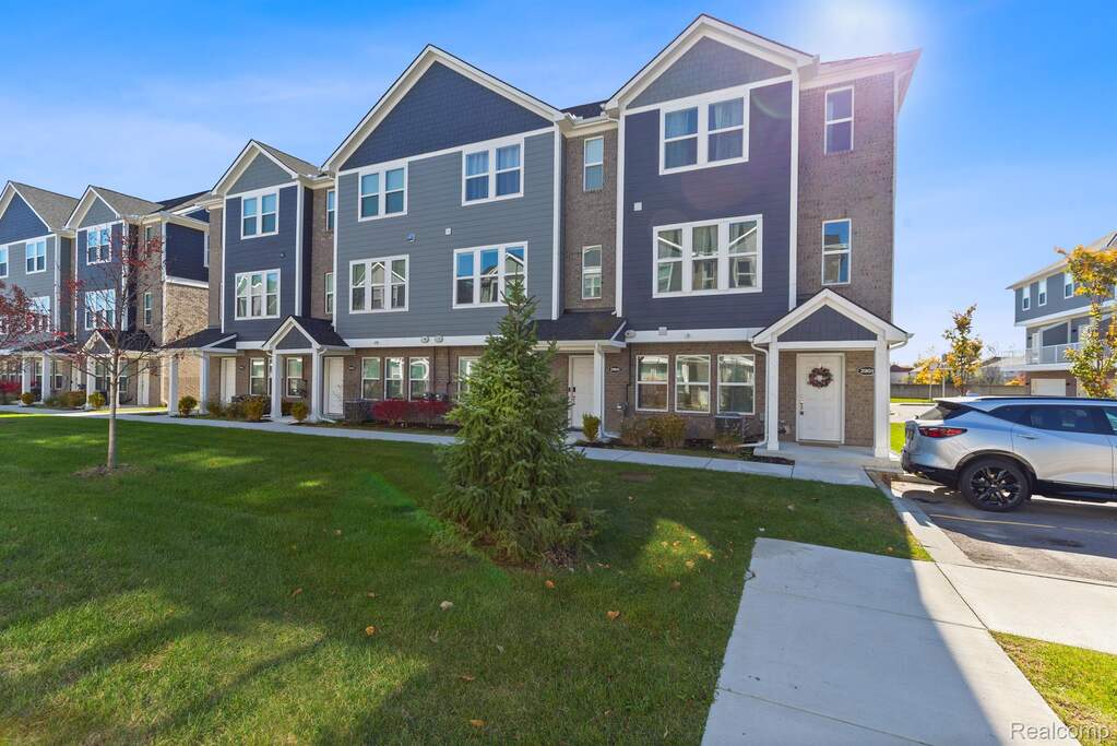 2901 Zana, Troy, MI 48085