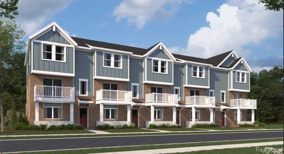 828 Huntley Ln, Troy, MI 48085