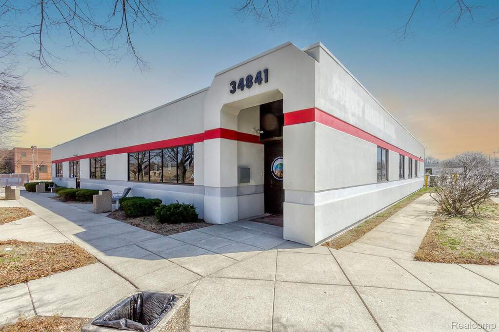 34841 Veterans Plaza #A, Wayne, MI 48184 - View 2