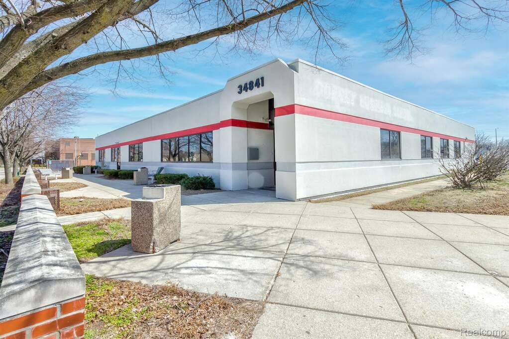 34841 Veterans Plaza #A, Wayne, MI 48184 - View 3