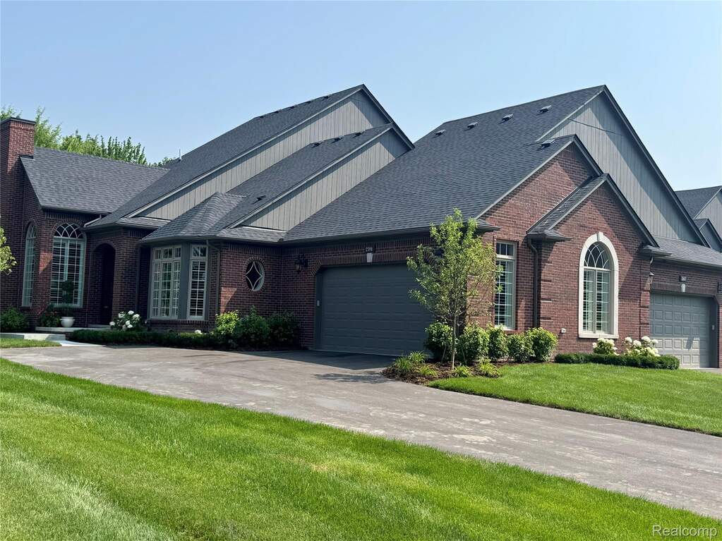 2391 Barberry Drive #27