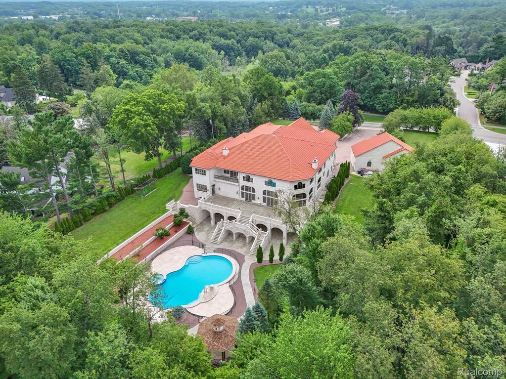 18585 Sheldon Road, Northville, MI 48168 - View 3
