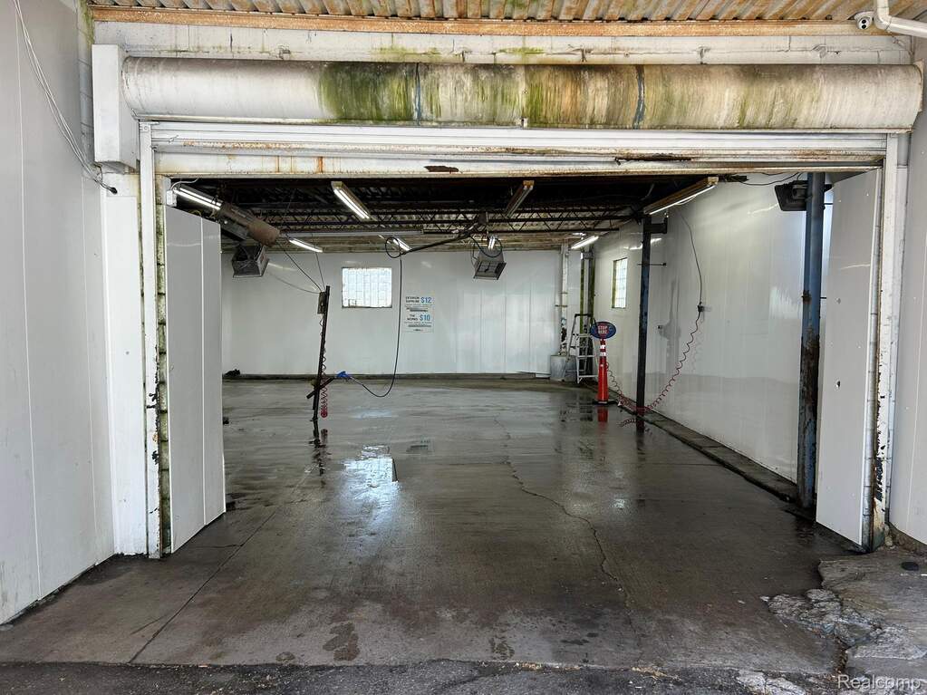 14615 E Jefferson Avenue, Detroit, MI 48215 - View 3