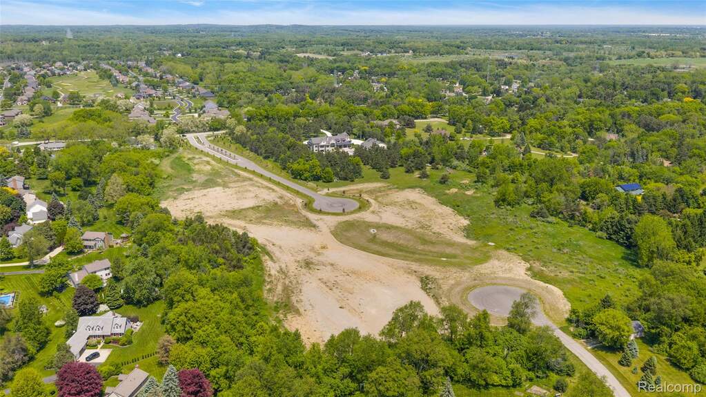 3269 Willis Drive, Oakland, MI 48306 - View 2