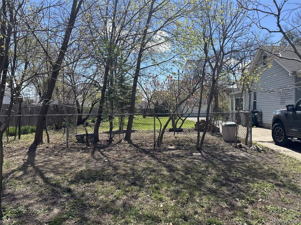 1236 E Meyers Avenue